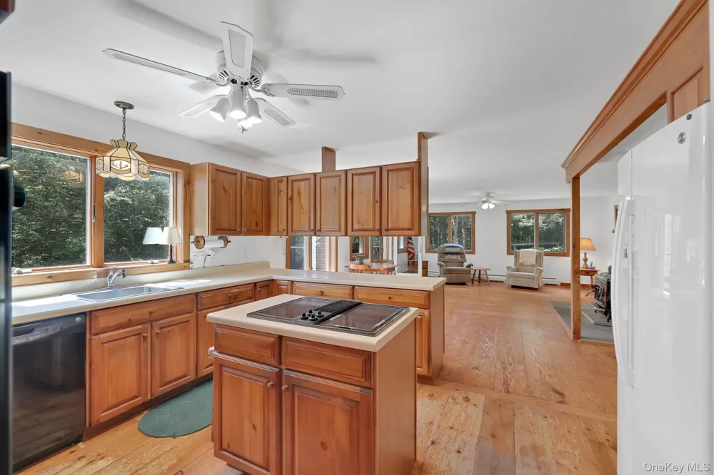 2735 Denning Road Claryville, NY 12725