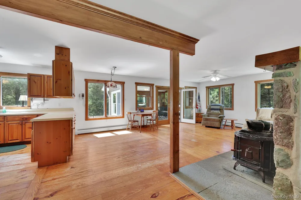 2735 Denning Road Claryville, NY 12725