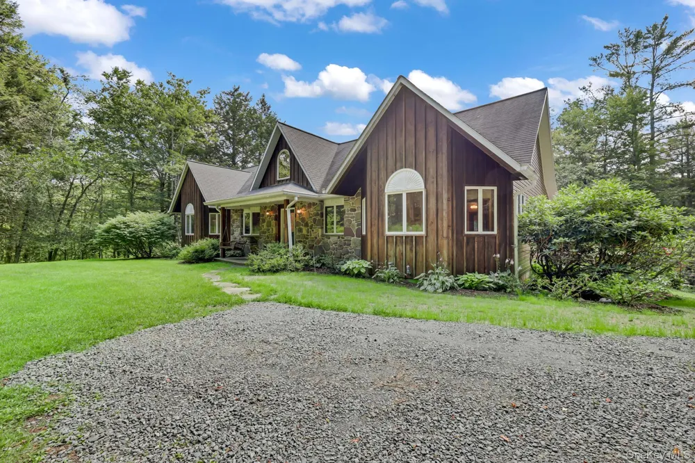 2735 Denning Road Claryville, NY 12725