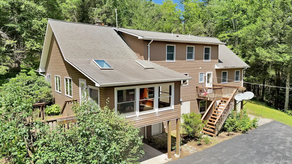 2735 Denning Road Claryville, NY 12725
