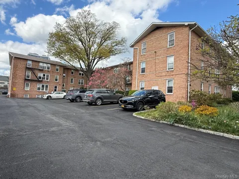 25 Trinity Place #3M