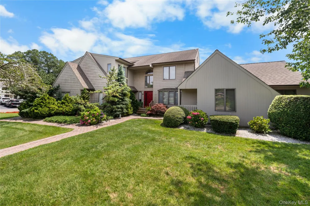 29 Seacove Lane South Jamesport, NY 11901