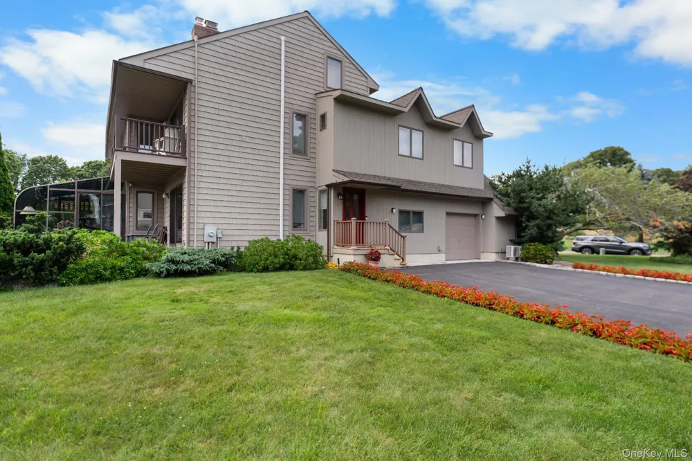 29 Seacove Lane South Jamesport, NY 11901