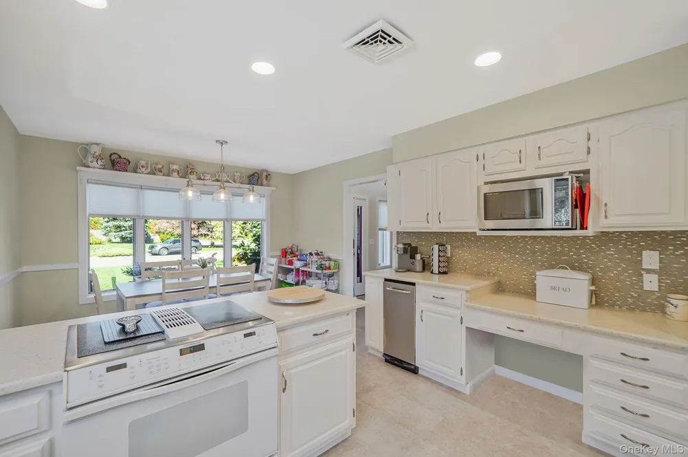 29 Seacove Lane South Jamesport, NY 11901