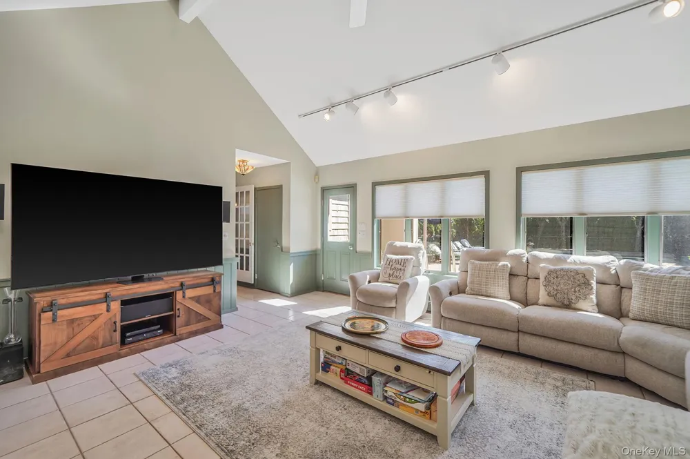 29 Seacove Lane South Jamesport, NY 11901