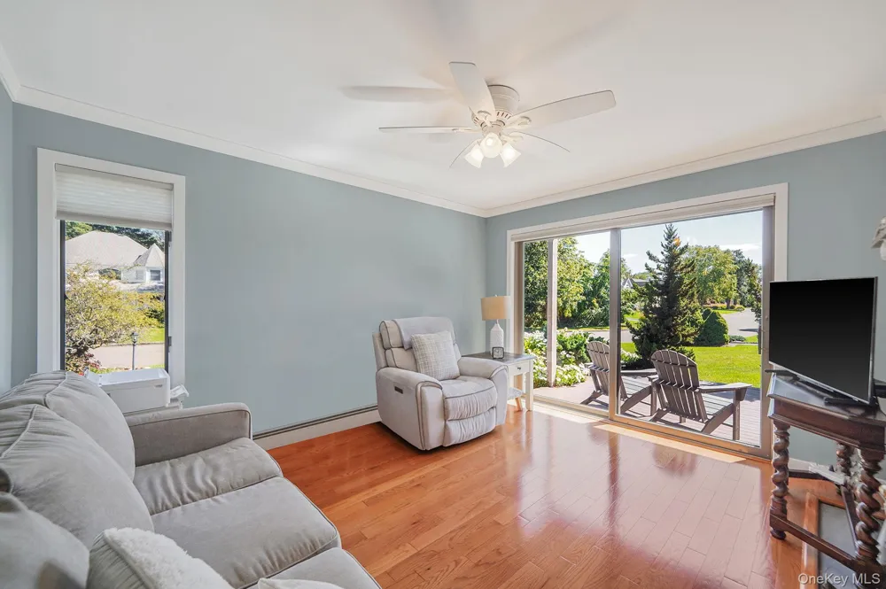 29 Seacove Lane South Jamesport, NY 11901