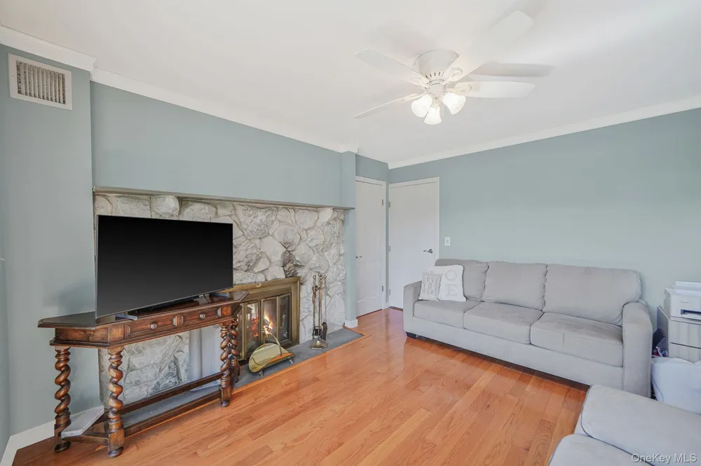 29 Seacove Lane South Jamesport, NY 11901