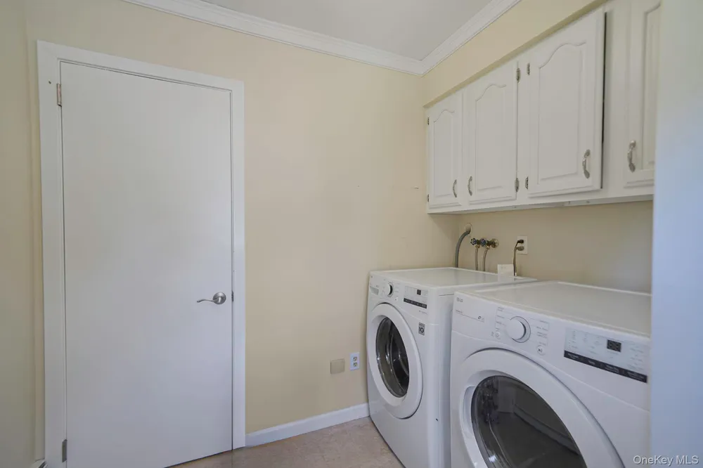 29 Seacove Lane South Jamesport, NY 11901