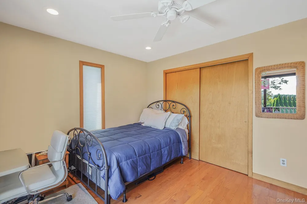29 Seacove Lane South Jamesport, NY 11901
