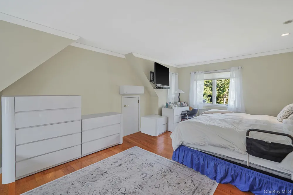 29 Seacove Lane South Jamesport, NY 11901