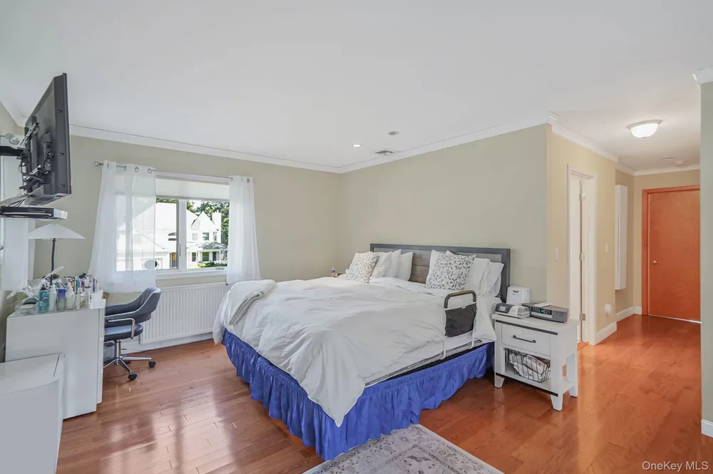 29 Seacove Lane South Jamesport, NY 11901