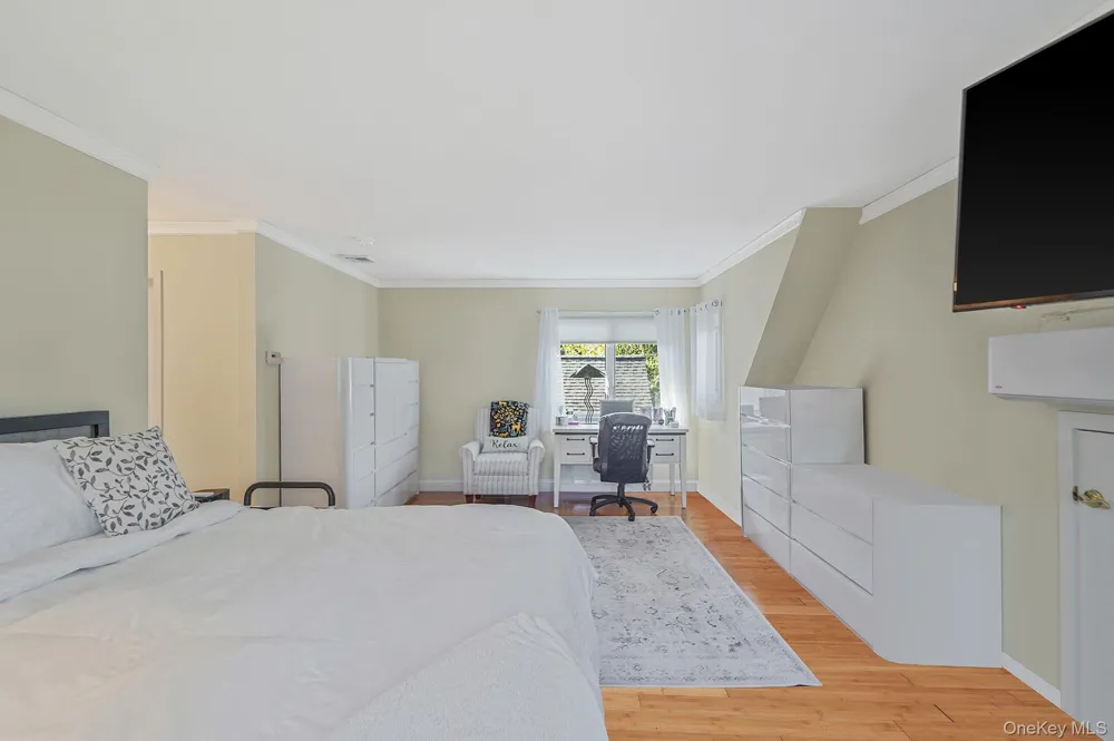 29 Seacove Lane South Jamesport, NY 11901