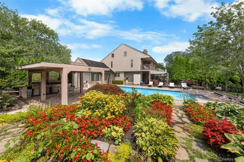 29 Seacove Lane South Jamesport, NY 11901