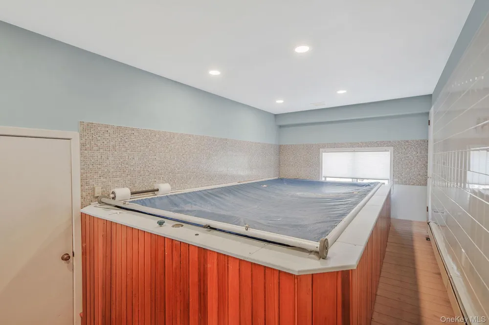 29 Seacove Lane South Jamesport, NY 11901