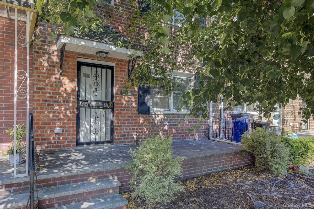 50-35 207th Street Bayside, NY 11364