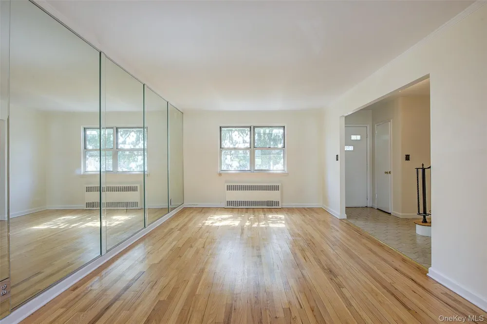 50-35 207th Street Bayside, NY 11364