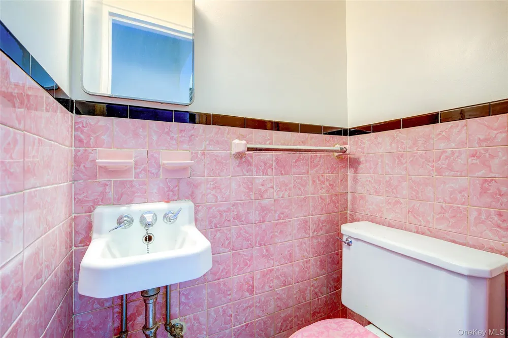 50-35 207th Street Bayside, NY 11364