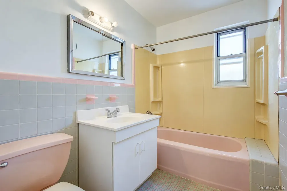 50-35 207th Street Bayside, NY 11364