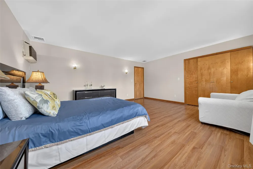 612 Marcellus Road Williston Park, NY 11596