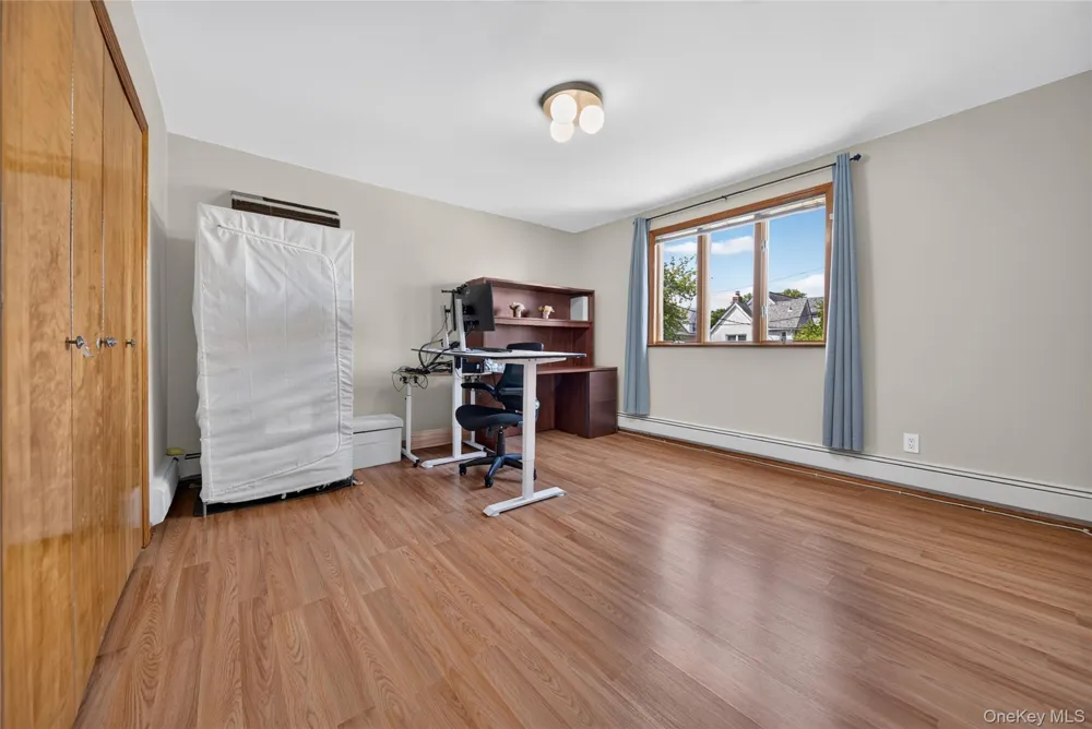 612 Marcellus Road Williston Park, NY 11596