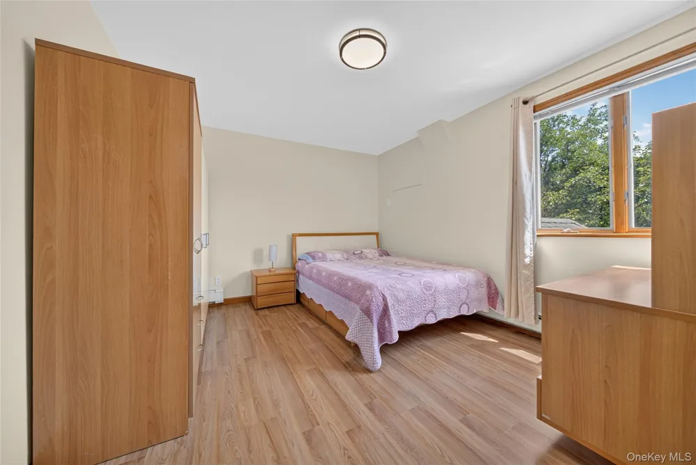 612 Marcellus Road Williston Park, NY 11596