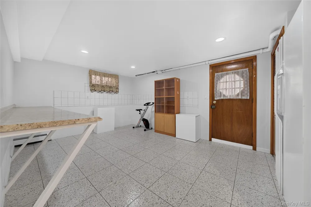 612 Marcellus Road Williston Park, NY 11596