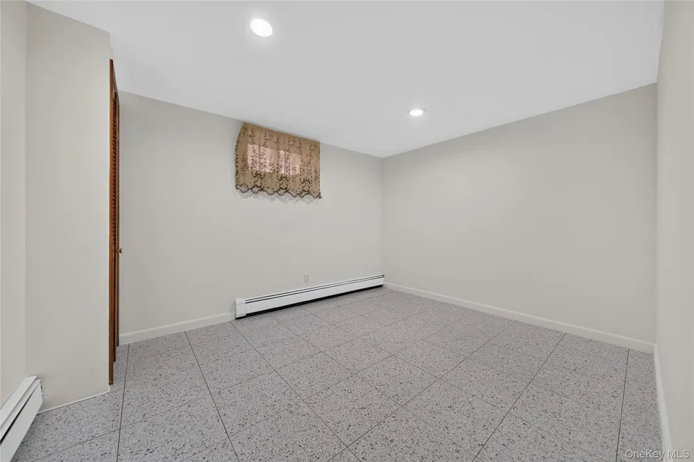 612 Marcellus Road Williston Park, NY 11596