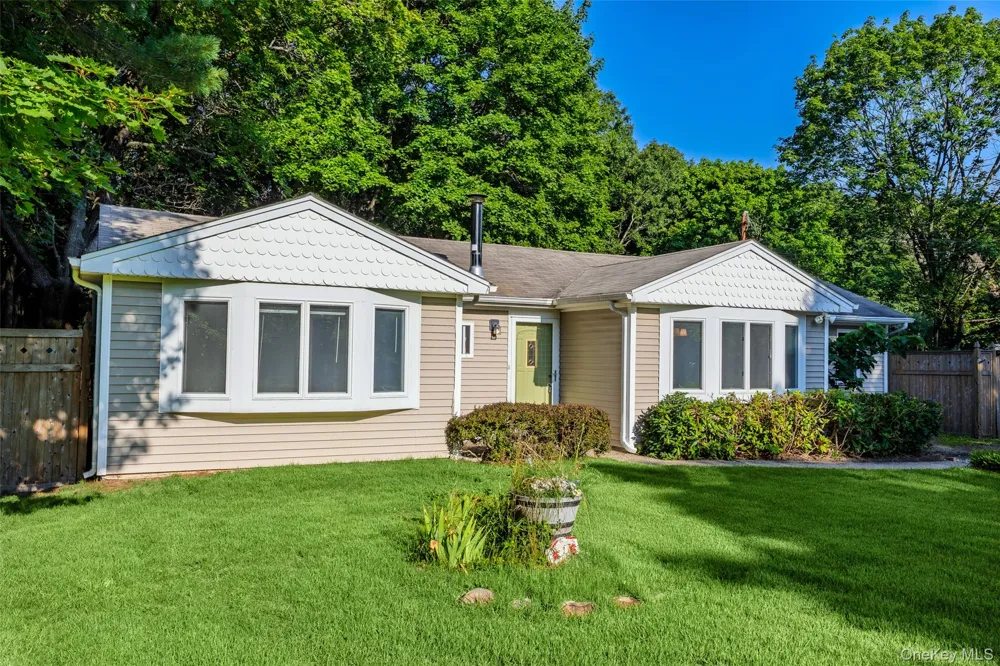 797 Waverly Avenue Holtsville, NY 11742