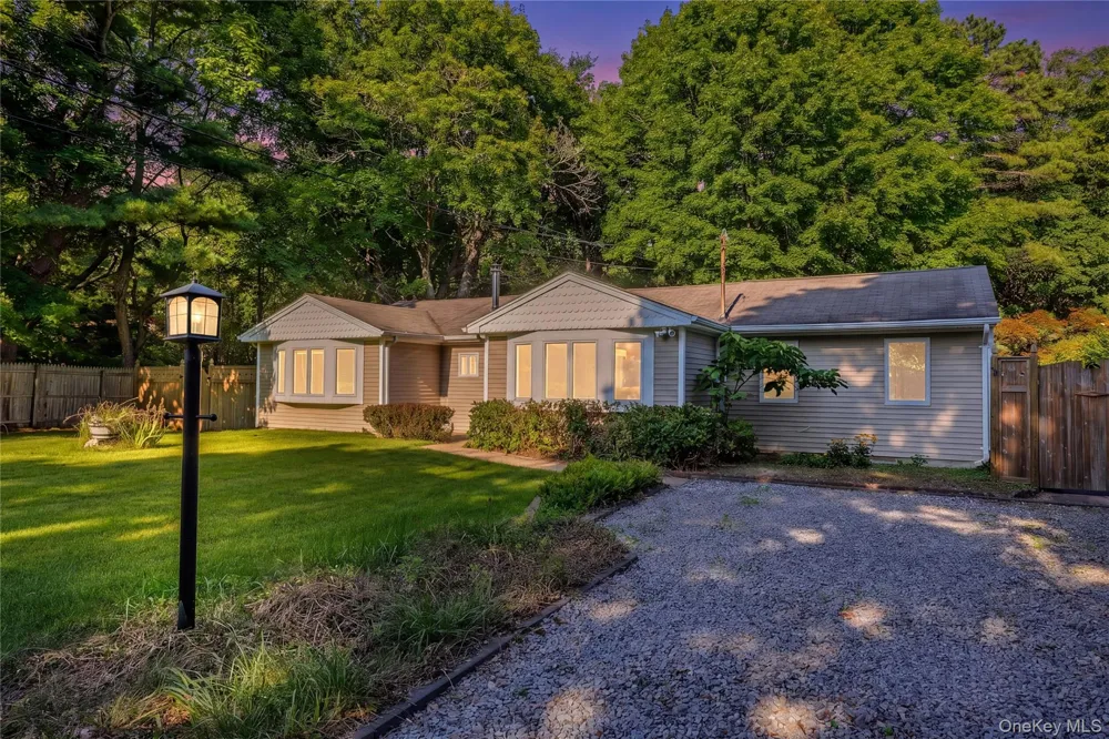 797 Waverly Avenue Holtsville, NY 11742