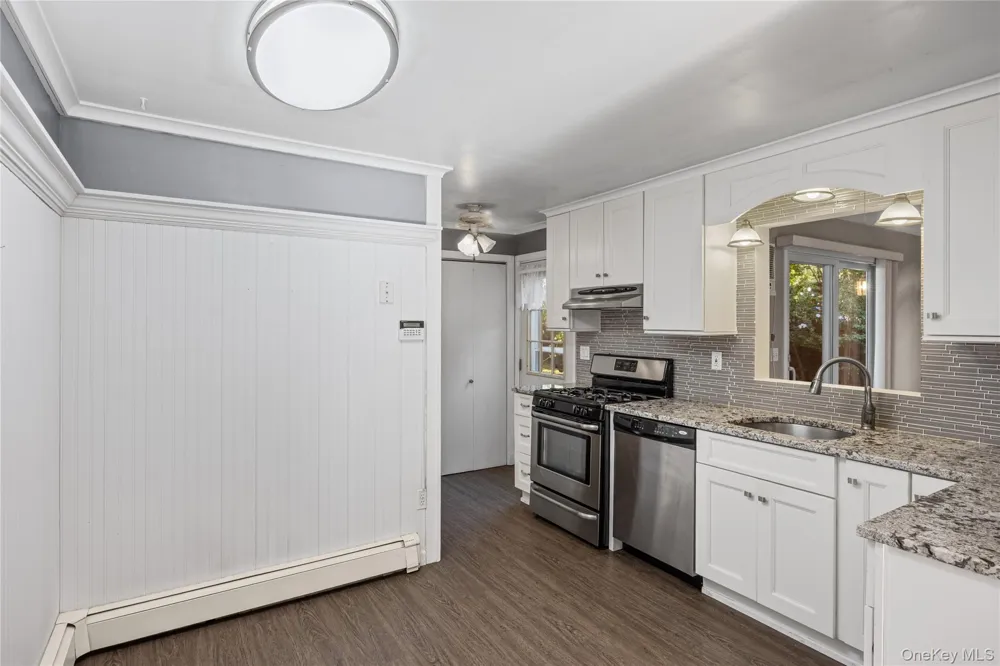 797 Waverly Avenue Holtsville, NY 11742