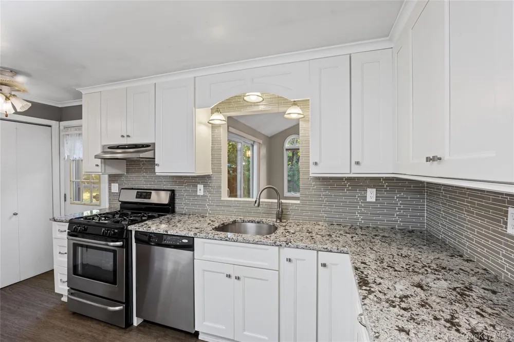 797 Waverly Avenue Holtsville, NY 11742