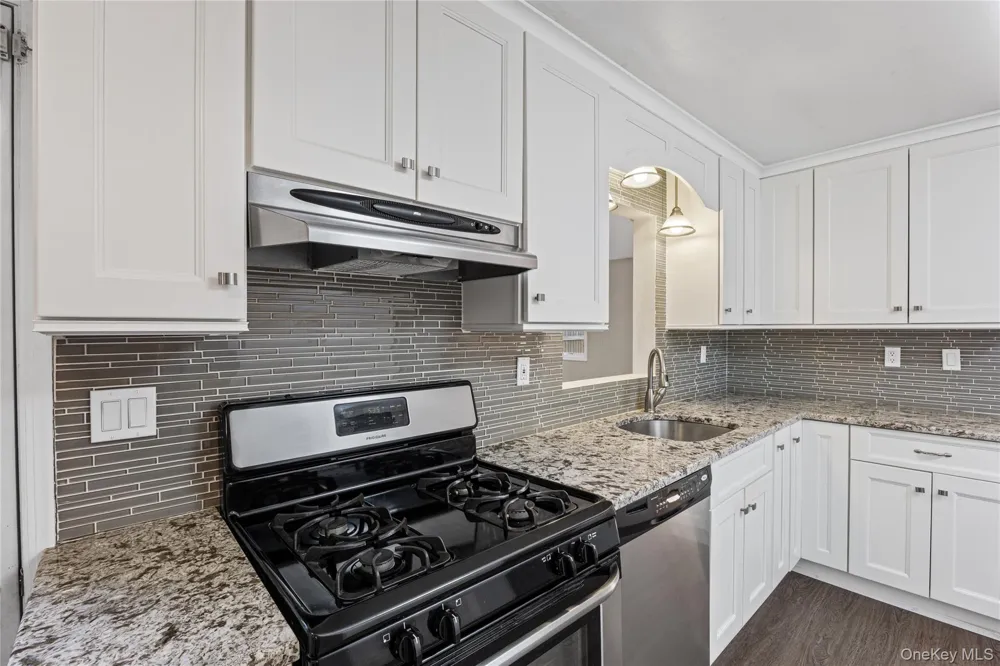 797 Waverly Avenue Holtsville, NY 11742