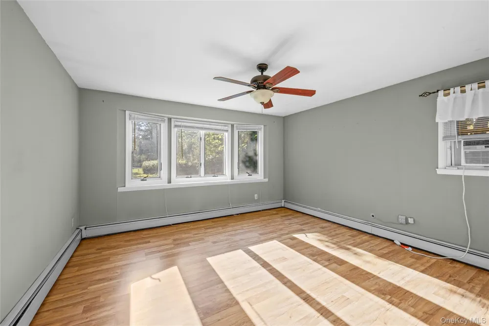 797 Waverly Avenue Holtsville, NY 11742