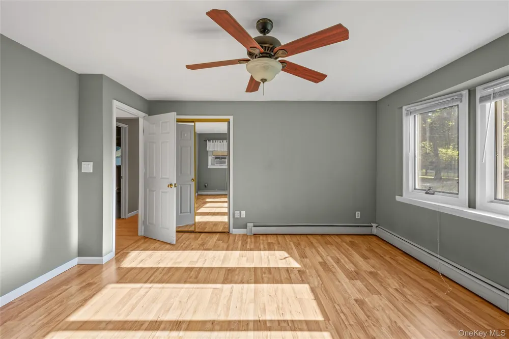 797 Waverly Avenue Holtsville, NY 11742