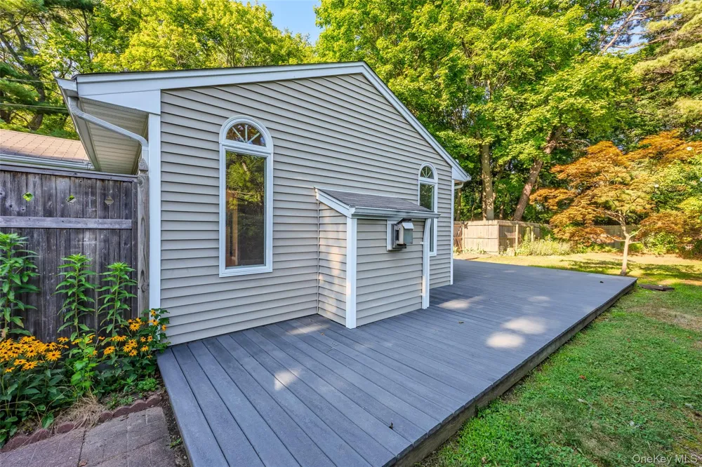 797 Waverly Avenue Holtsville, NY 11742