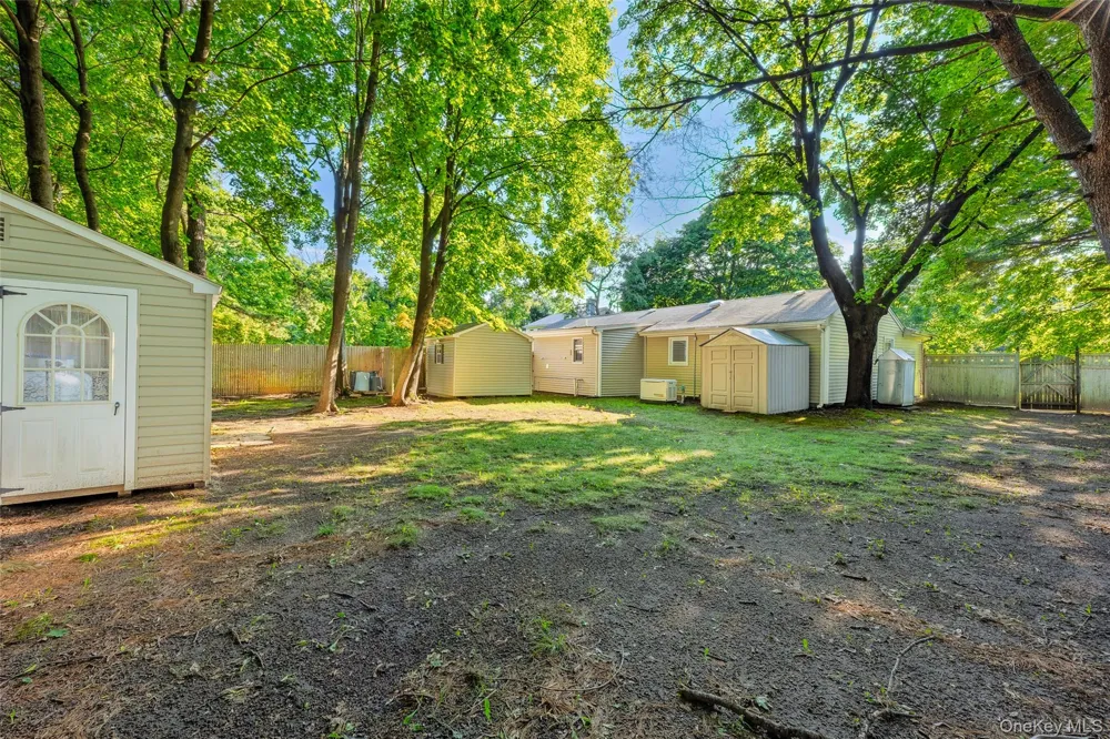 797 Waverly Avenue Holtsville, NY 11742