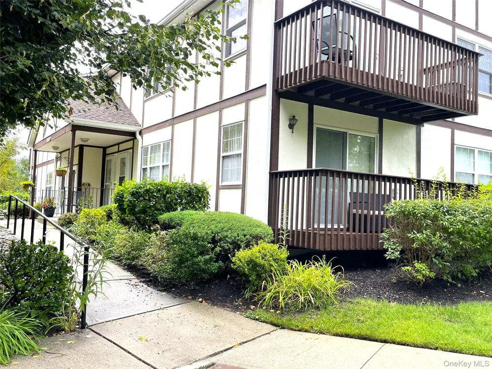 660 E Crooked Hill Road Pearl River, NY 10965
