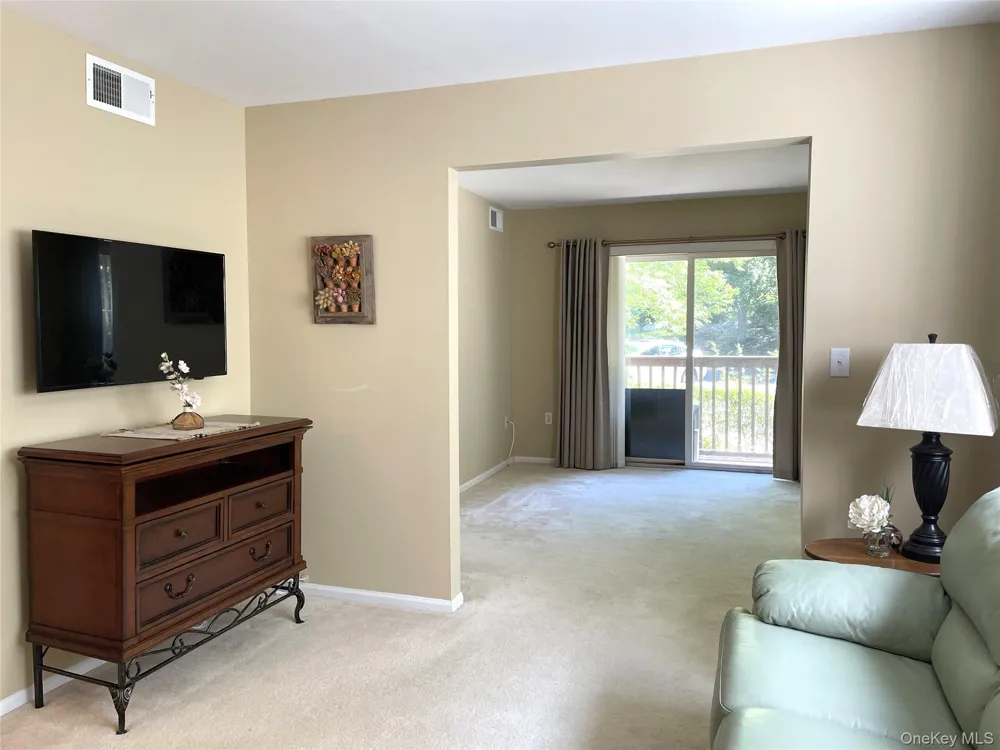 660 E Crooked Hill Road Pearl River, NY 10965
