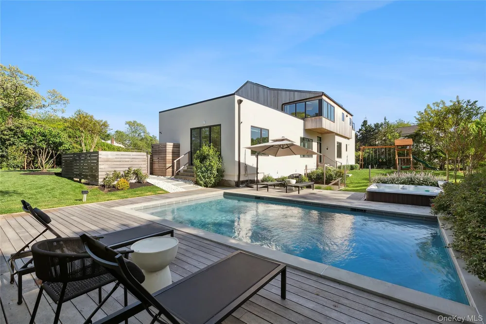 29 Monroe Drive Montauk, NY 11954