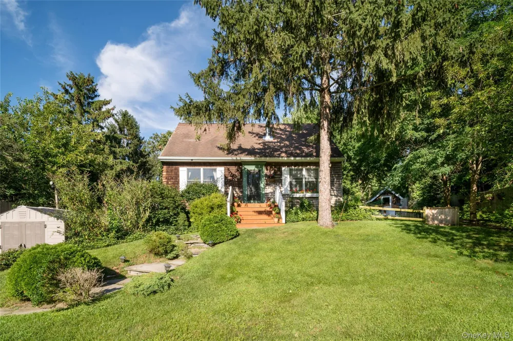 19 Washington Avenue E Hampton Bays, NY 11946