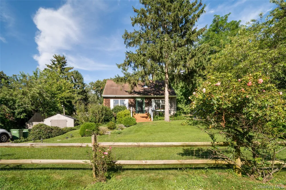 19 Washington Avenue E Hampton Bays, NY 11946