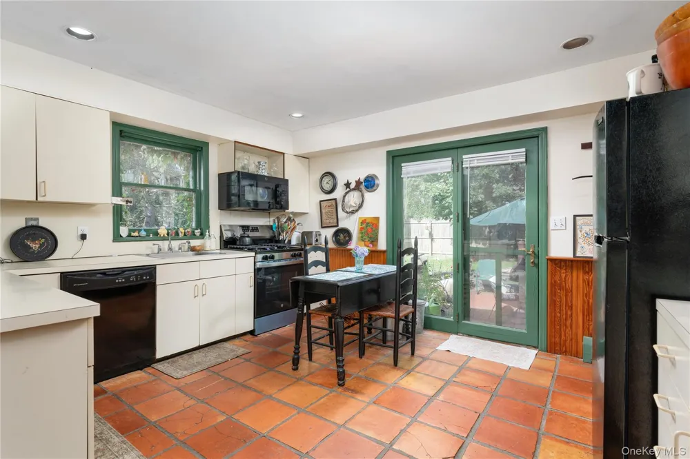 19 Washington Avenue E Hampton Bays, NY 11946