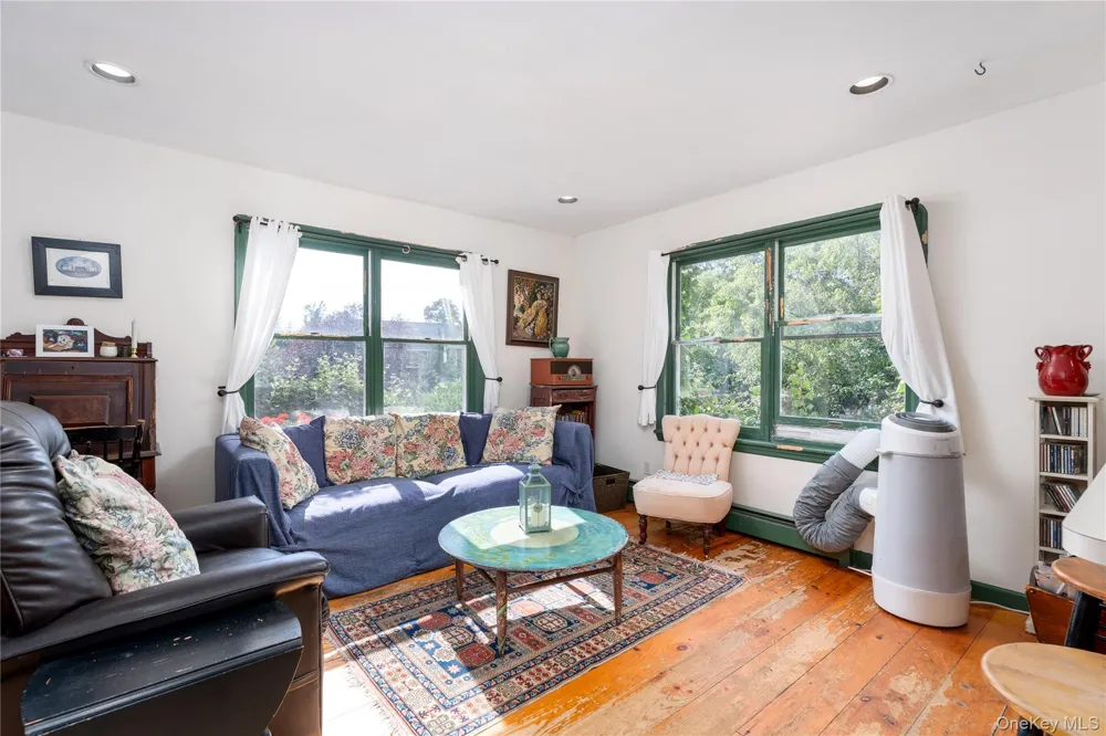 19 Washington Avenue E Hampton Bays, NY 11946