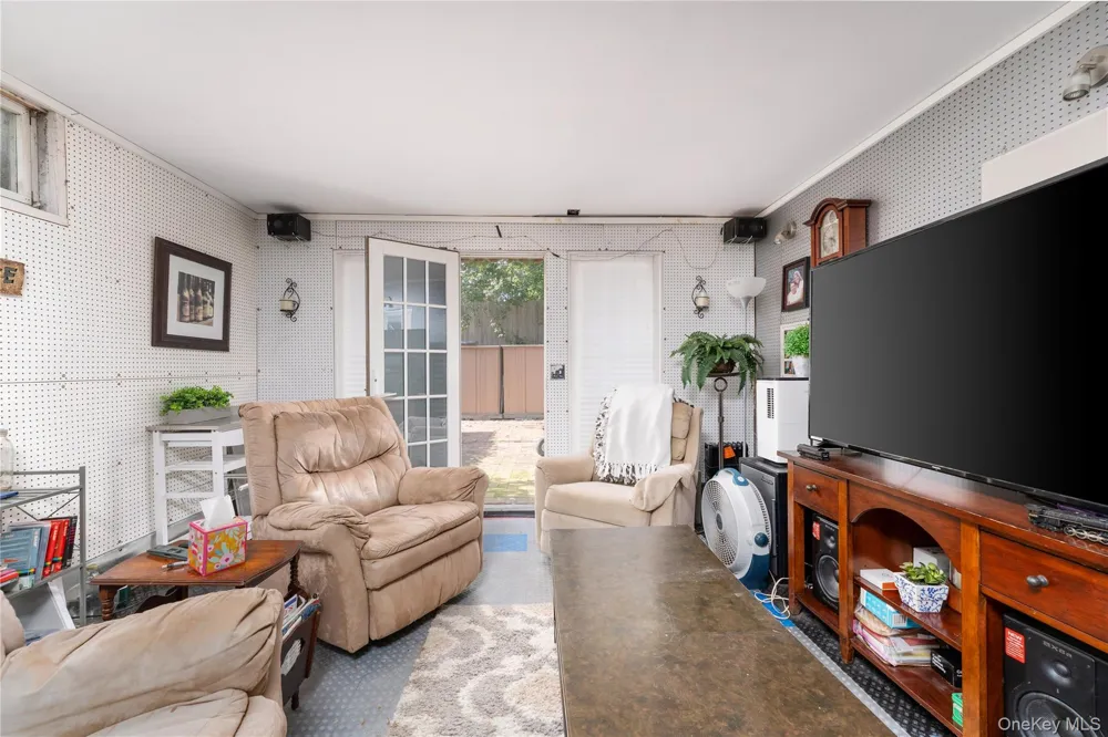 19 Washington Avenue E Hampton Bays, NY 11946