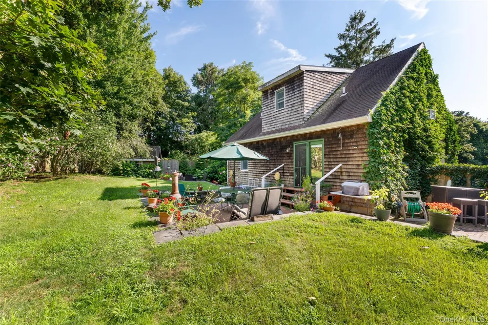 19 Washington Avenue E Hampton Bays, NY 11946