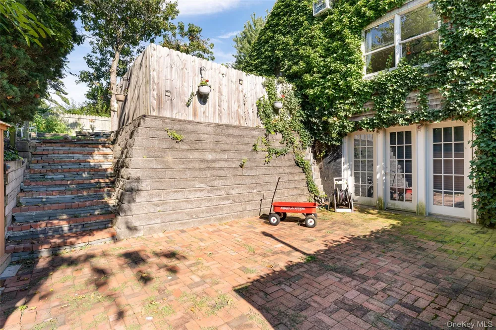 19 Washington Avenue E Hampton Bays, NY 11946