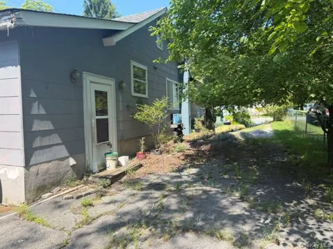 102 Hillcrest Avenue