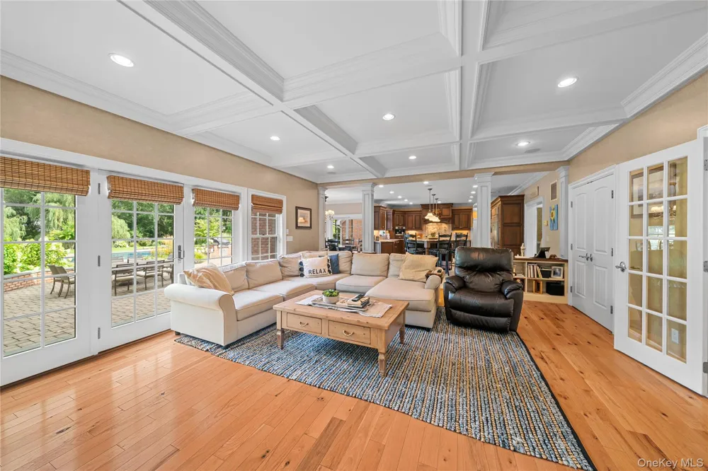 17 Hunt Court Old Brookville, NY 11545