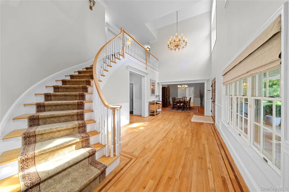 17 Hunt Court Old Brookville, NY 11545