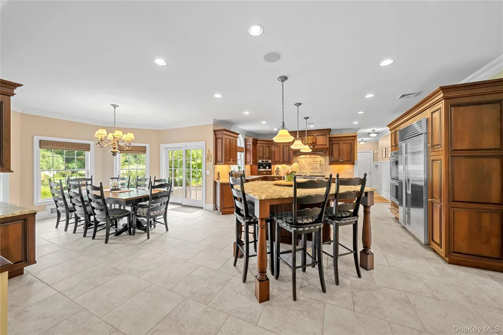 17 Hunt Court Old Brookville, NY 11545